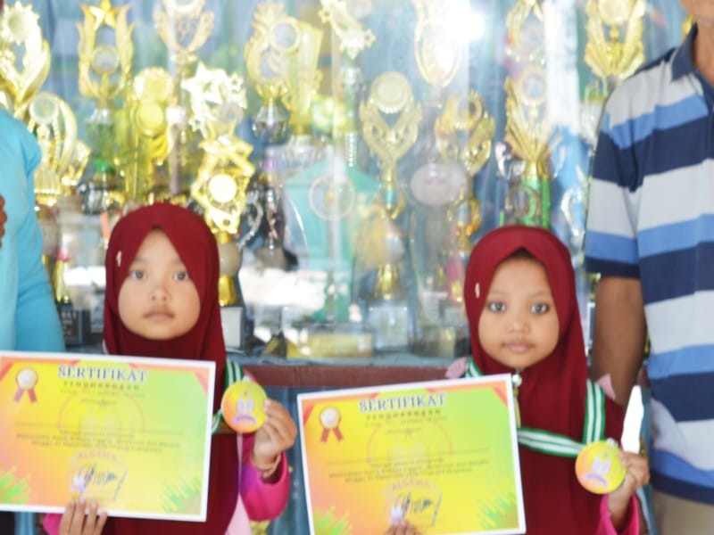 Murid SDN 4 Peleyan Mengikuti Lomba Mewarnai di Kabupaten Situbondo